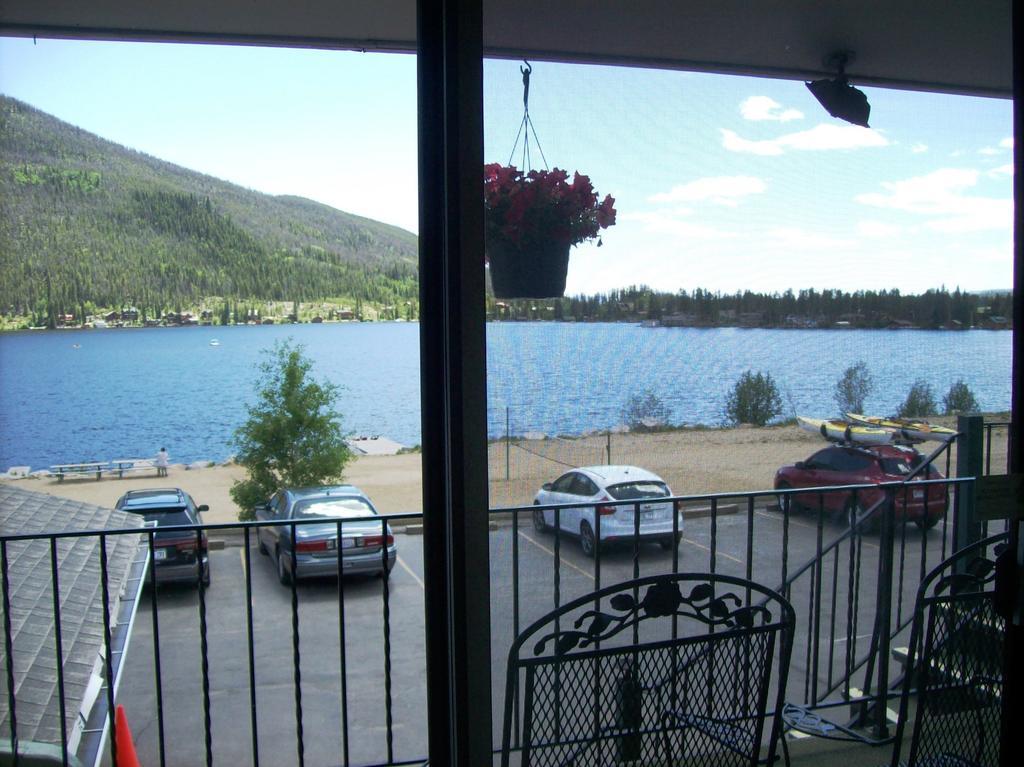Western Riviera Lakeside Lodging Grand Lake Room photo